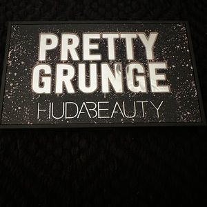 HUDA GRUNGE PALETTE